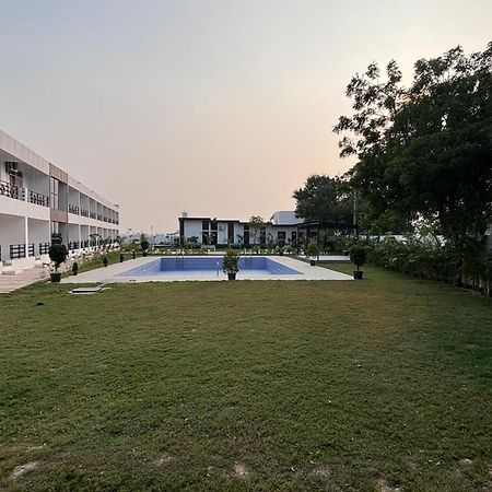 Inara Farms Villa Lucknow Eksteriør bilde