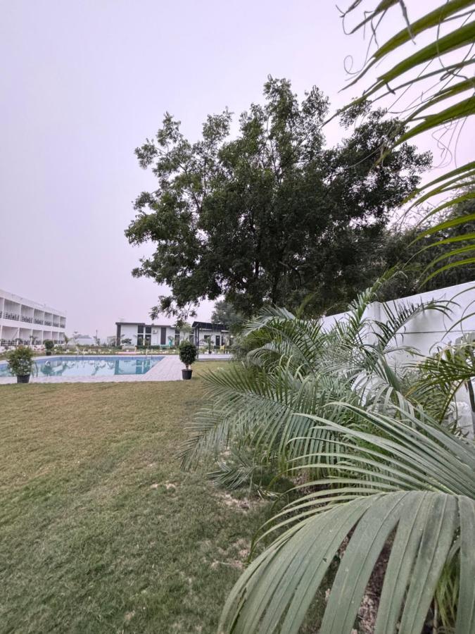 Inara Farms Villa Lucknow Eksteriør bilde