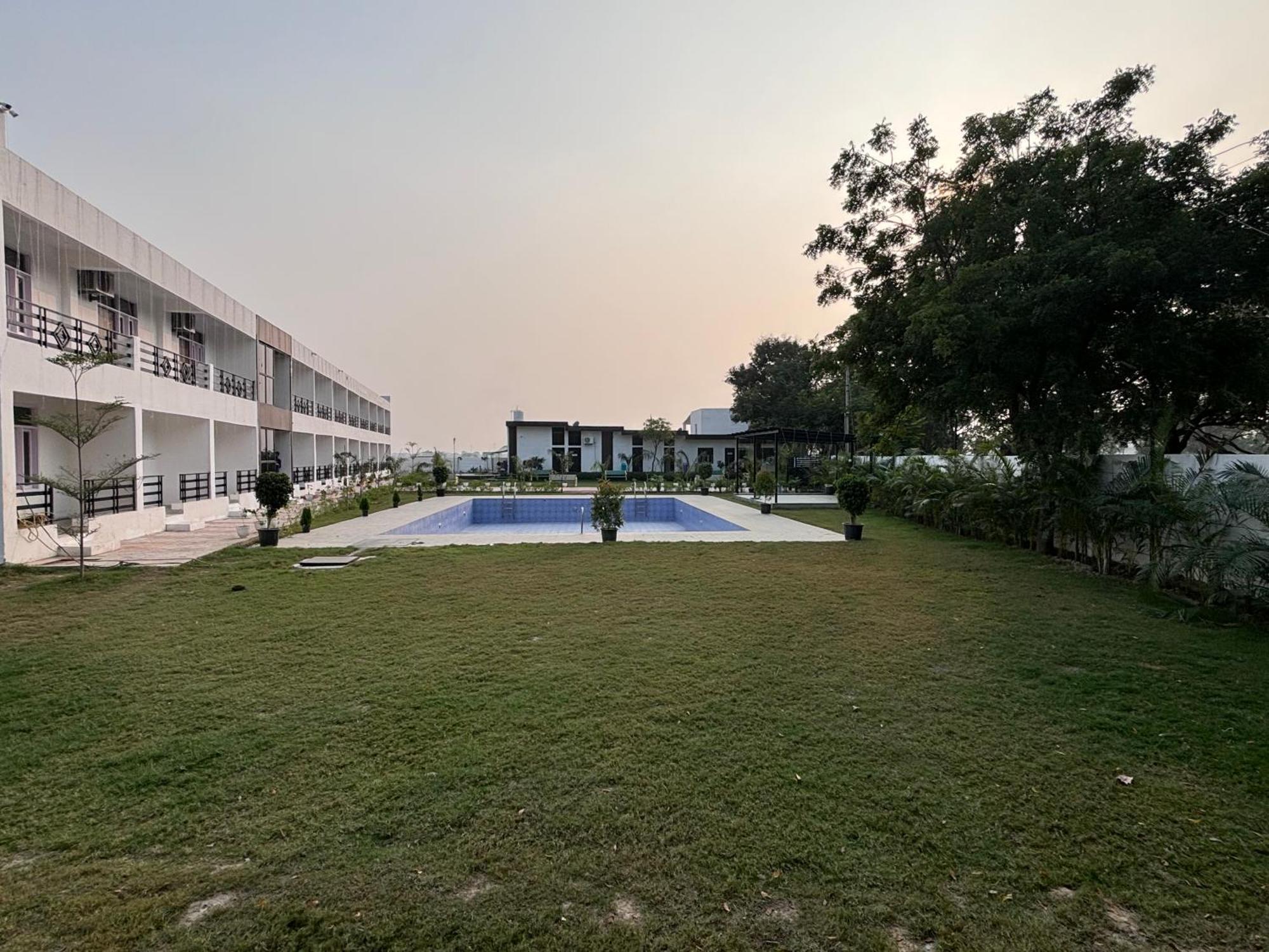 Inara Farms Villa Lucknow Eksteriør bilde