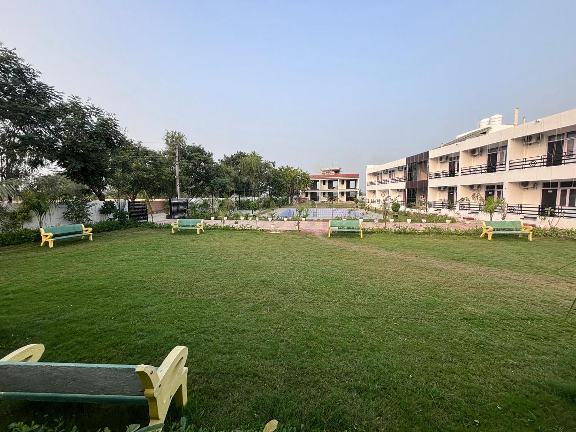 Inara Farms Villa Lucknow Eksteriør bilde